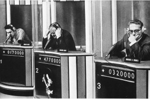 Rischiatutto, gioco condotto da Mike Bongiorno, 1972. Al centro è riconoscibile Massimo Inardi, amatissimo campione