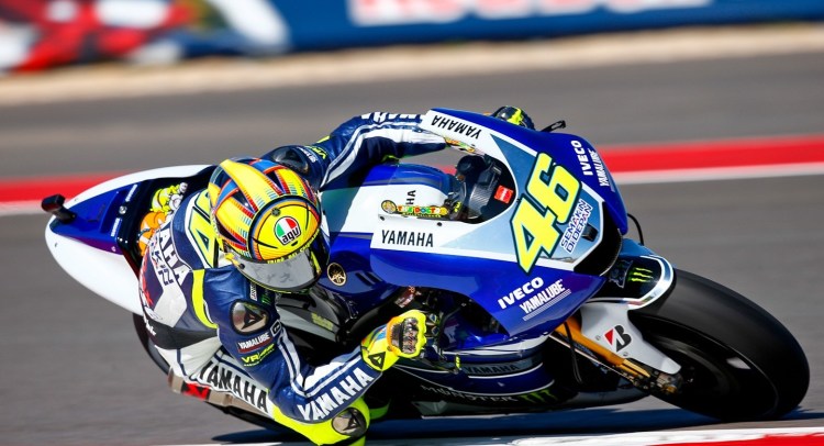 Valentino Rossi porta il 46, ma non di piede